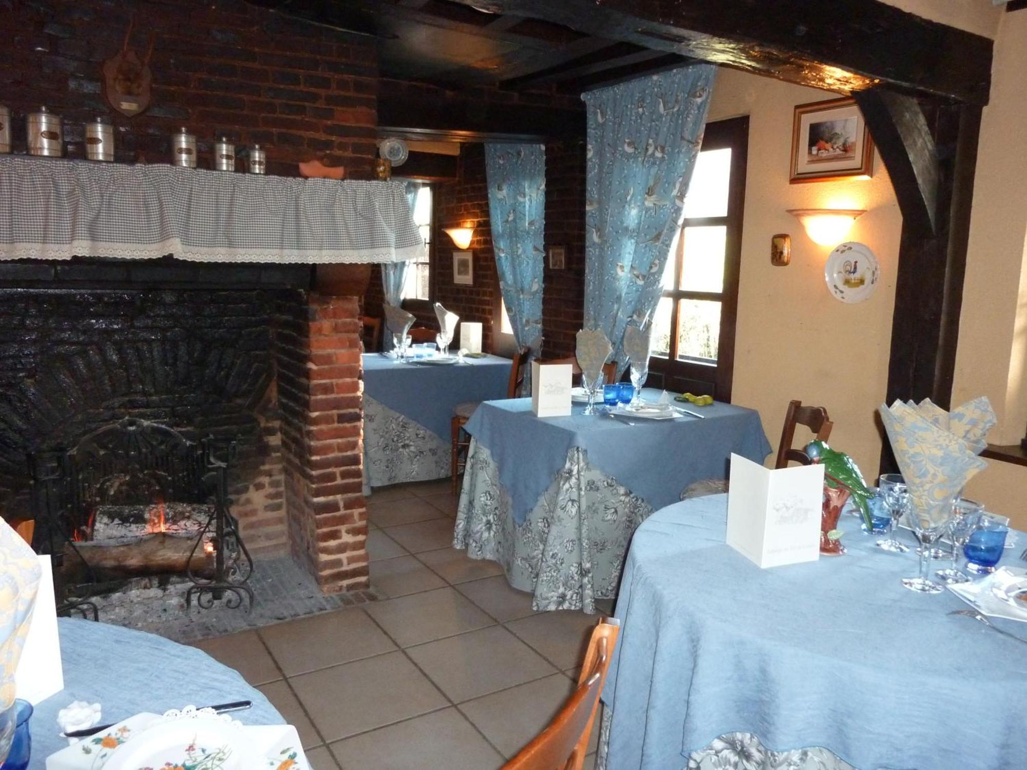 Auberge Du Val Au Cesne Saint-Clair-sur-les-Monts Exteriér fotografie