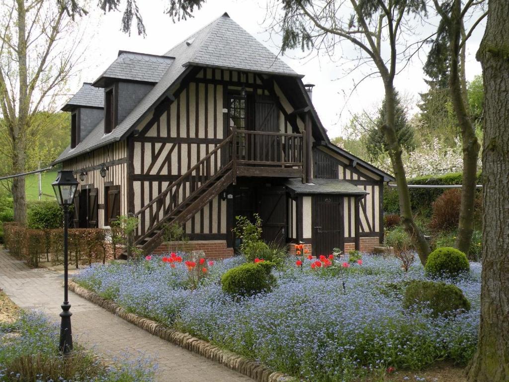 Auberge Du Val Au Cesne Saint-Clair-sur-les-Monts Exteriér fotografie